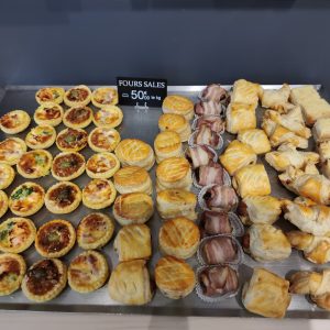 Petits Fours Salés  le Kg
